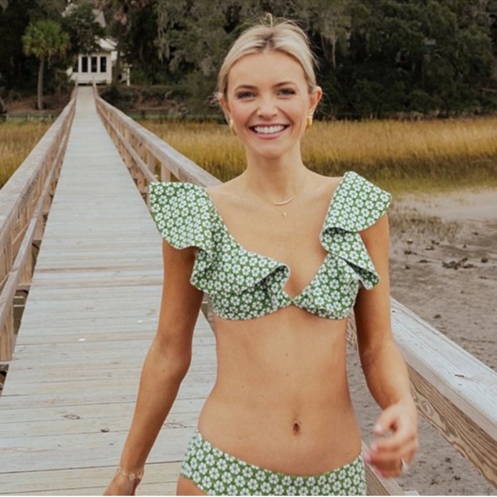 NWT Antonio Melani × Style by Simkins Marguerite Ruffle Swim Top